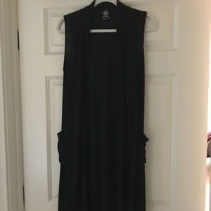 Racer back sleeveless cardigan.